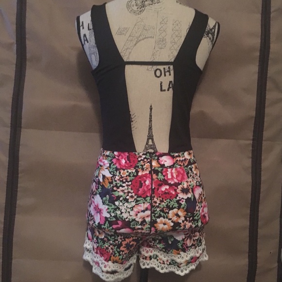 Floral Romper - Picture 2 of 3